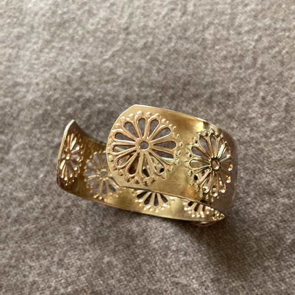 Vintage Copper Cuff Bracelet with Cream Stone - Picture 4 of 5